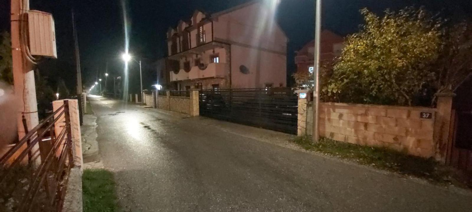 Apartmani Mia Vuksanovic Cetinje Rom bilde