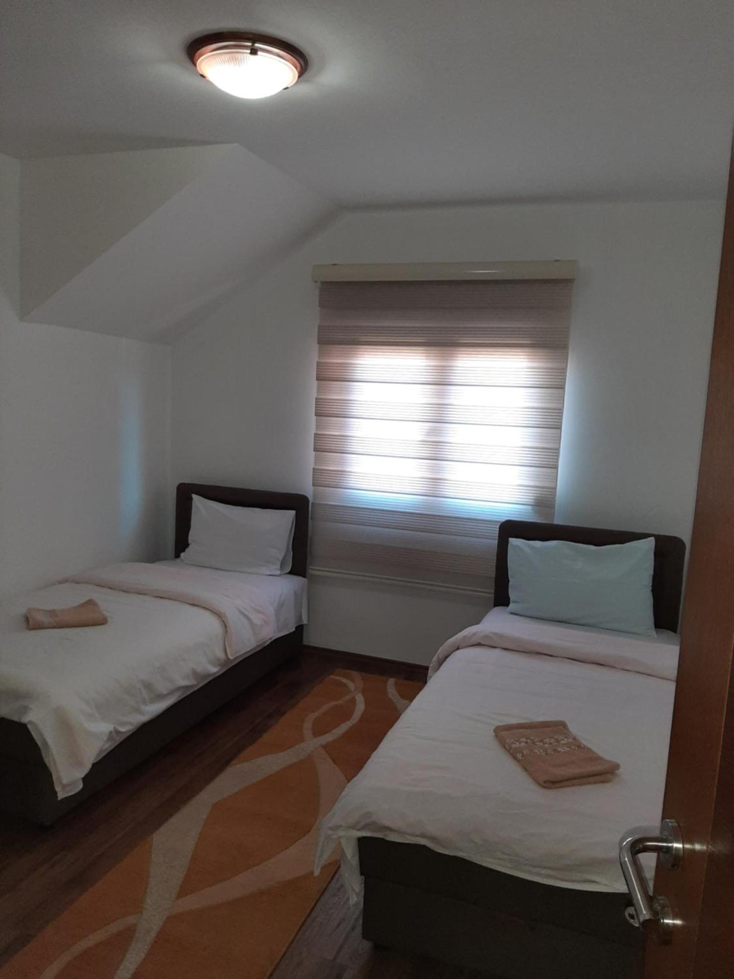 Apartmani Mia Vuksanovic Cetinje Rom bilde