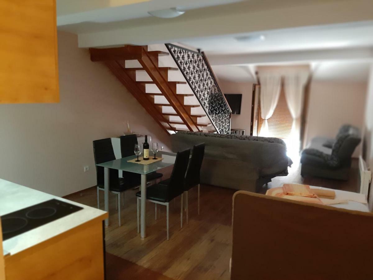 Apartmani Mia Vuksanovic Cetinje Eksteriør bilde