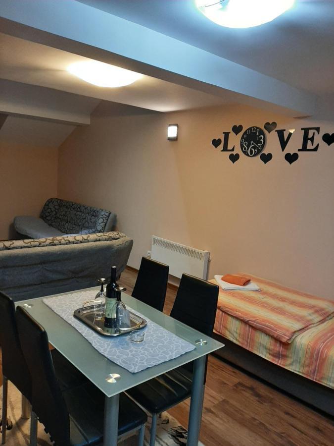 Apartmani Mia Vuksanovic Cetinje Eksteriør bilde